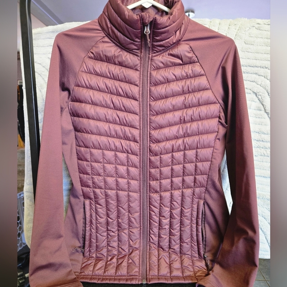 Womens Maroon Slim Quilted Jacket Size Small NWOT - Picture 2 of 4